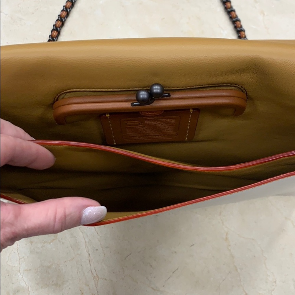 COACH 1941 TURN LOCK LARGE 32 DINKY RACE CAR GLOVE TANNED CHALK LEATHER BAG - Picture 12 of 13